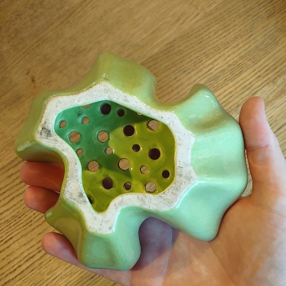 Ceramic Flower Frog Ikebana Coral Shamrock - Picture 3 of 7